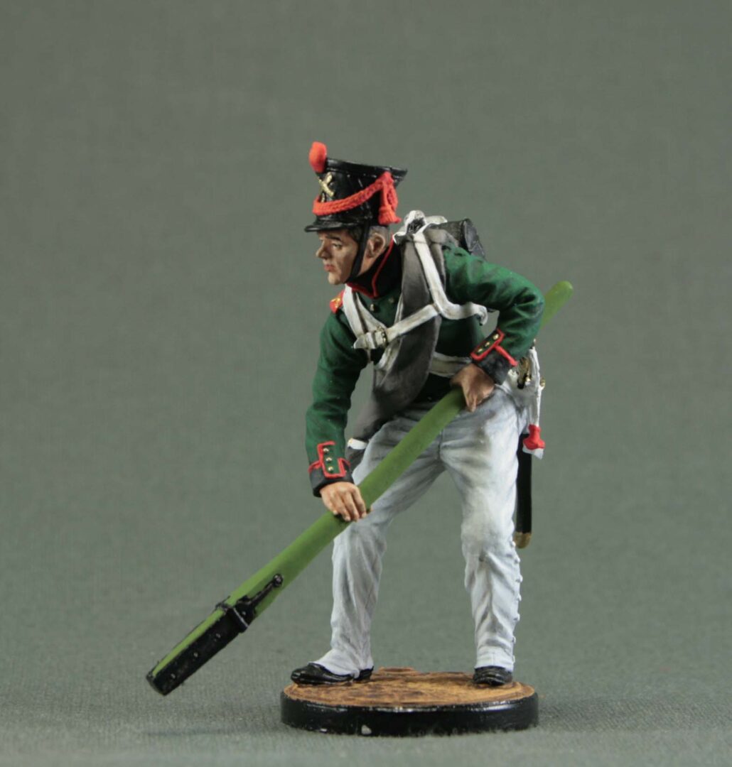 Hand-painted Russian Foot Artillery Gunner 54 mm, Russian Imperial Army, 1809–1814, Napoleonic tin soldier collectible.